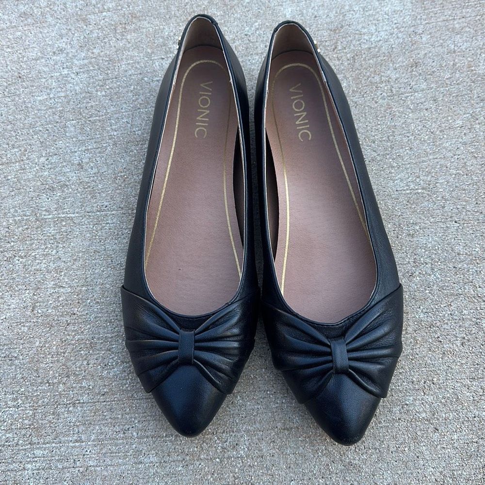 Vionic Gramercy Black Bow Pointed Ballet Flats